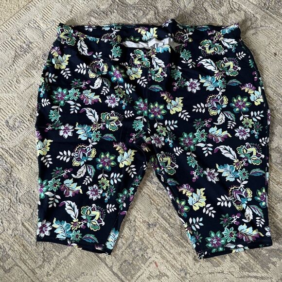 Sport savvy 5xp Floral Print Capri NWOT/NIP - Picture 3 of 8